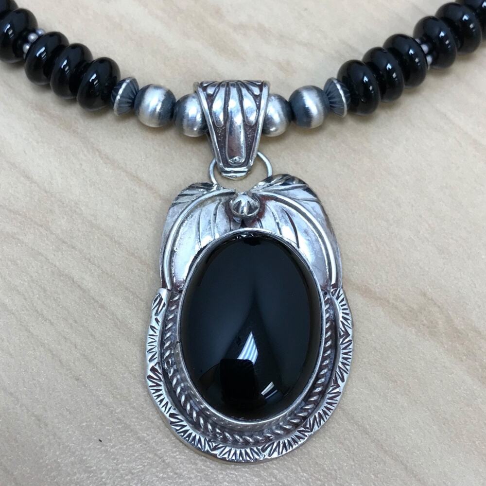MASHA Sterling Silver Navajo Pearl Black Onyx Bead Necklace 54g 21”